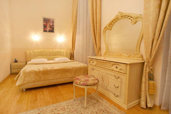 Room 5 of 50