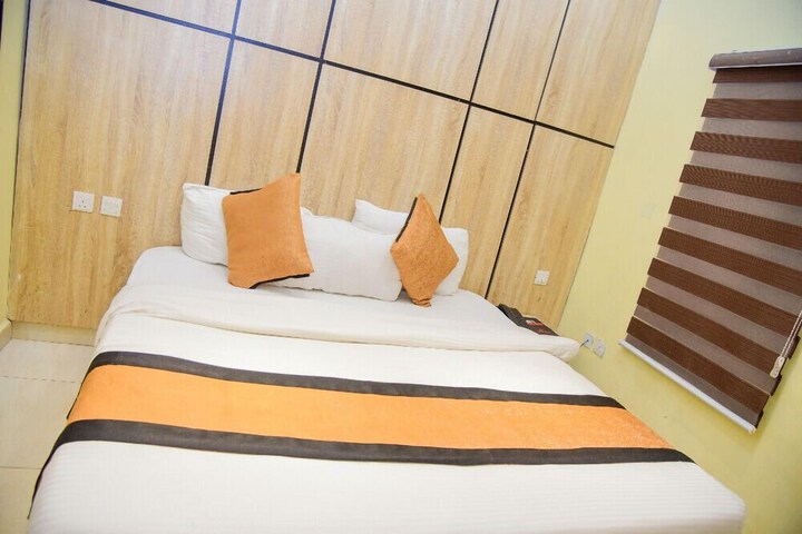 Room 10 of 78