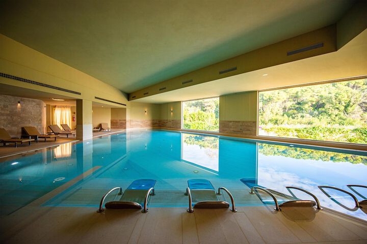 Pool 50 of 81