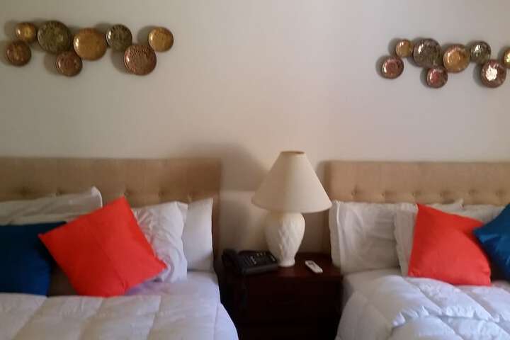Room 6 of 75