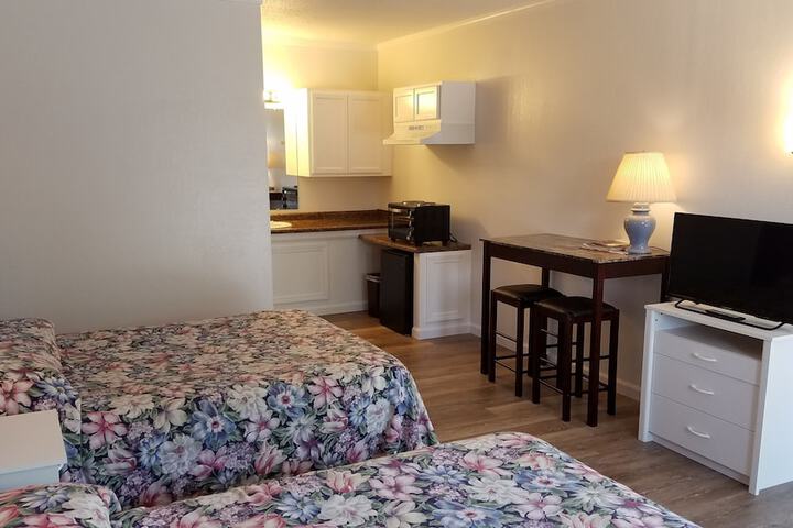 Deluxe Room 2 Double Beds Kitchenette Ground Floor (21 of 24)