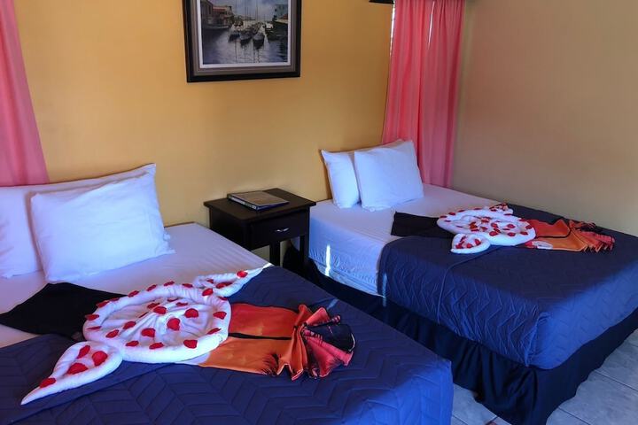 Room 2 of 84