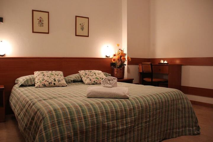 Room 6 of 30