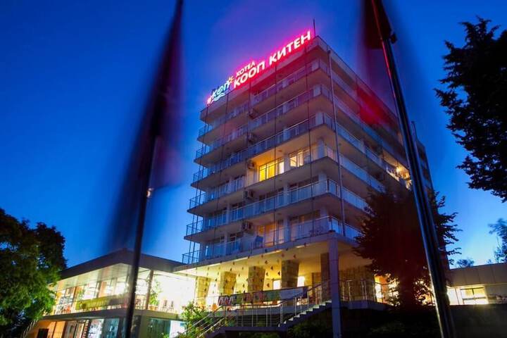 Hotel 100 of 100