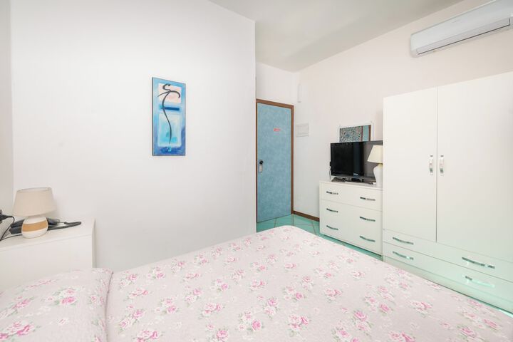Room 14 of 89