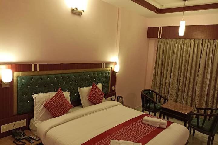 Room 4 of 18