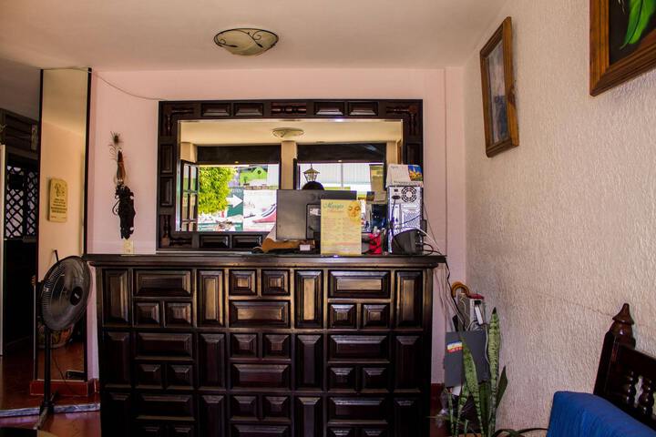 HOTEL & RESTAURANTE CASA DE PAKAL