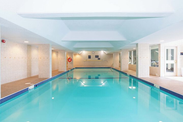 Hotel Pool