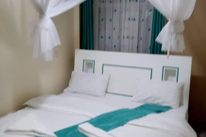 Room 6 of 24