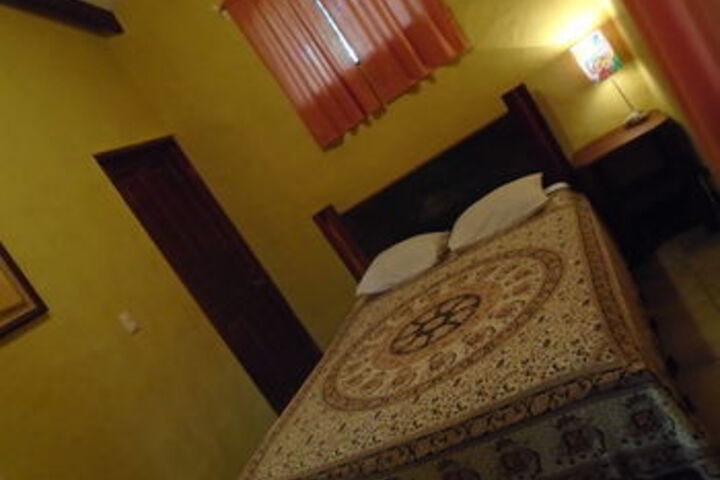 Room 12 of 27