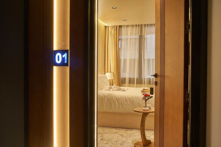 Room 19 of 35