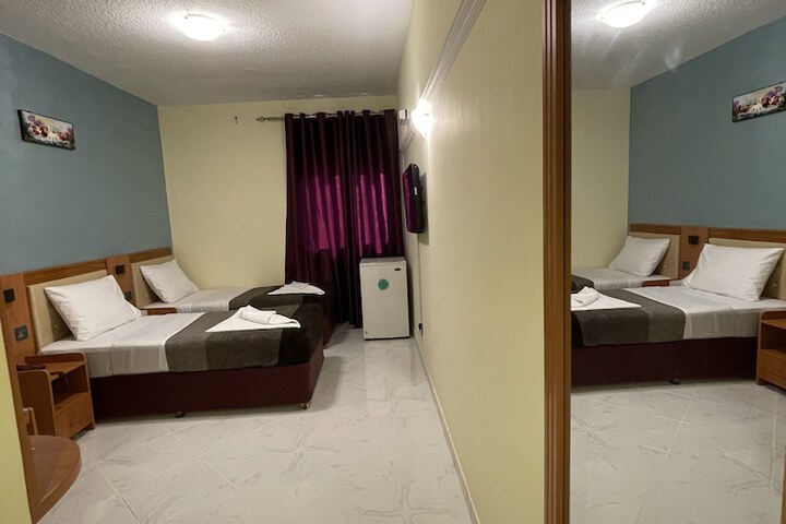 Room 63 of 103