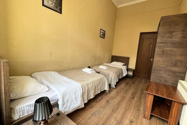 Room 17 of 30