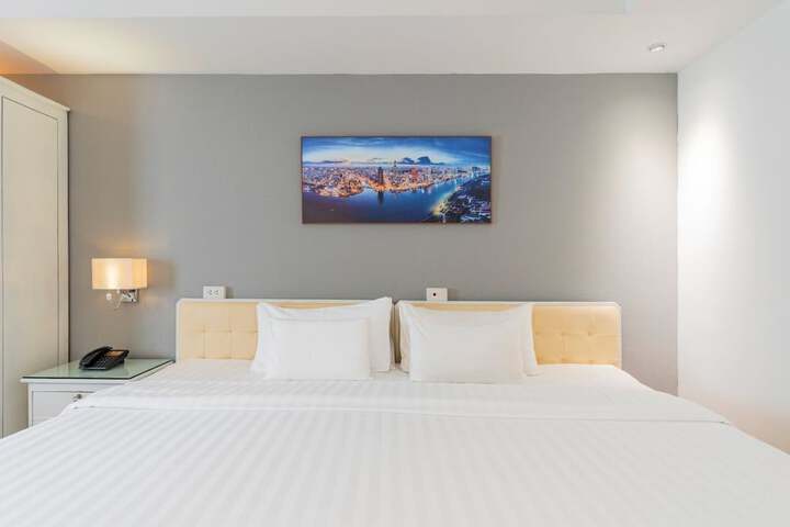 Room 10 of 50