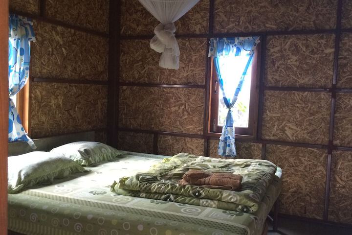 Room 9 of 34