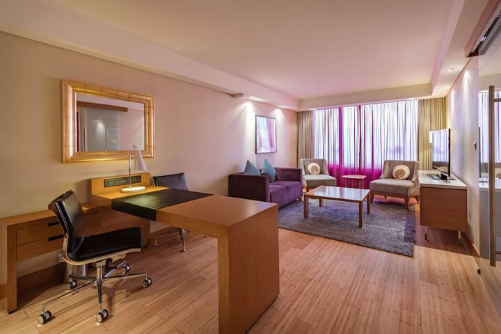 Room 35 of 148