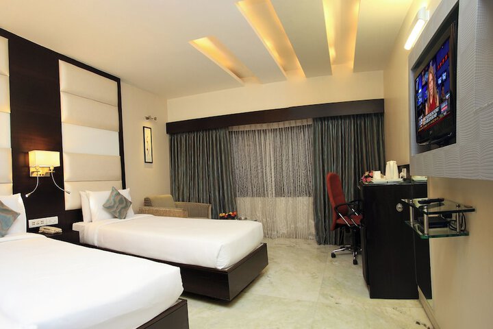 Room 16 of 42