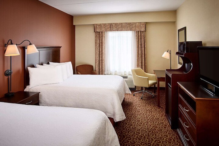 Room 10 of 34