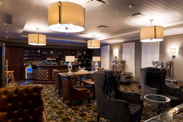 Lounge 62 of 86