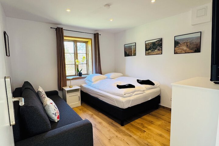 Room 17 of 65