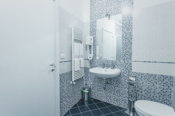 Room 15 of 24