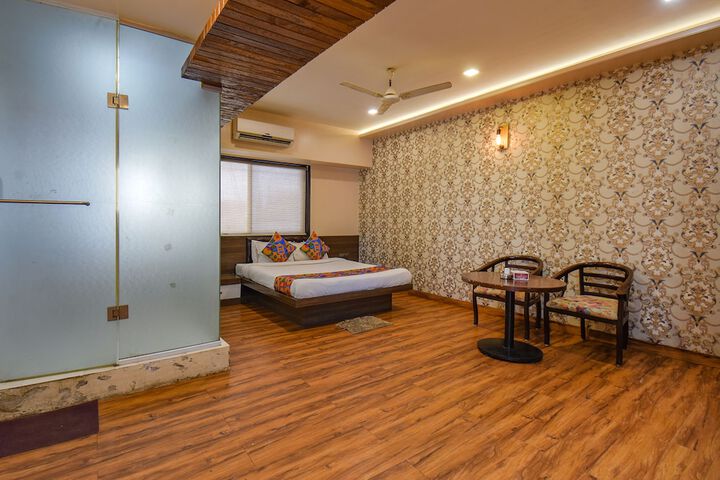 Room 10 of 26