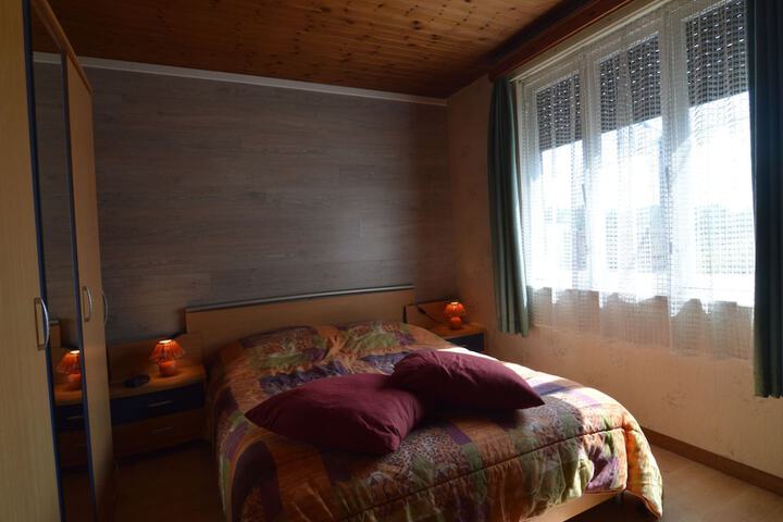 Room 3 of 35