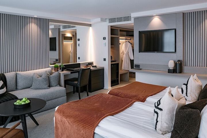 Room 14 of 50
