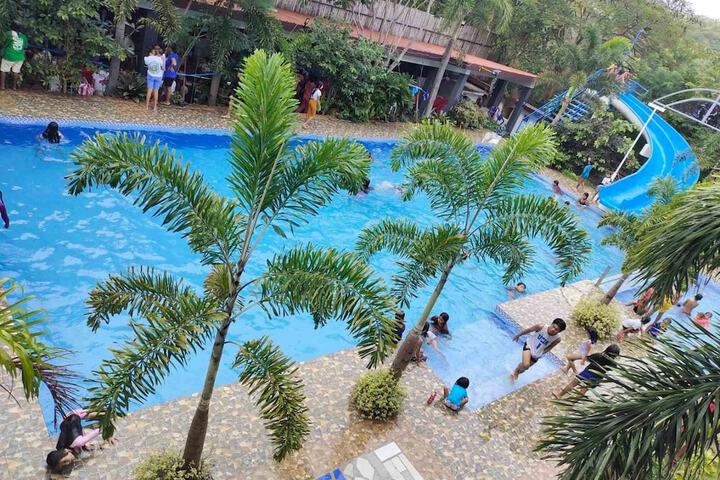 Pool 13 of 21