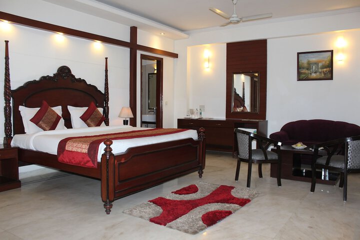 Room 7 of 26
