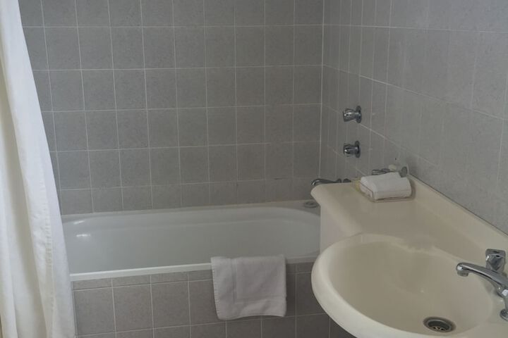 Room 34 of 57