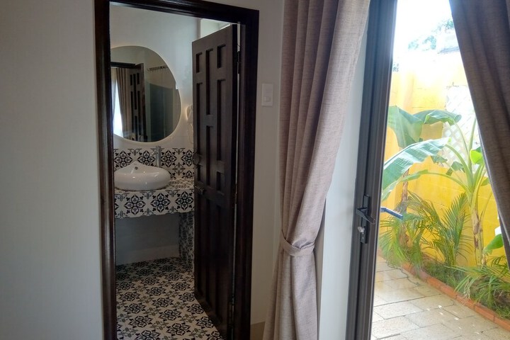 Room 120 of 178
