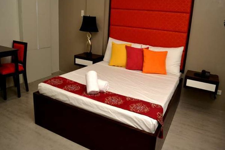 Room 9 of 20
