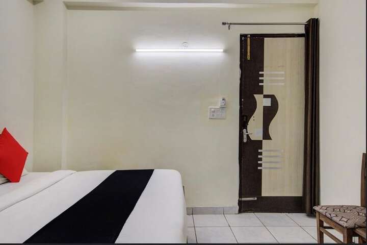 Room 5 of 7