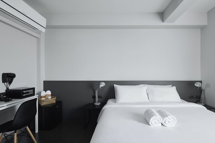 Room 10 of 38
