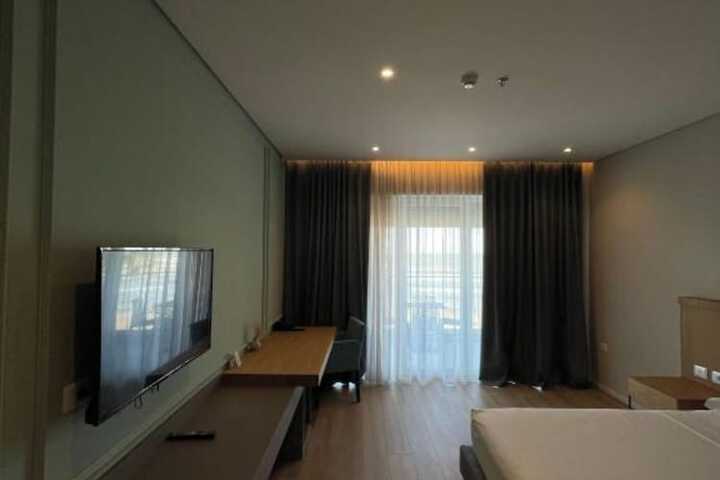 Room 5 of 44