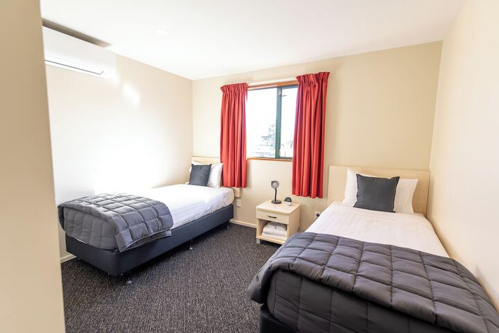 Room 8 of 36