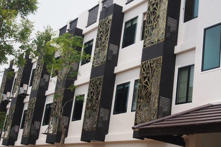 Hotel 54 of 56