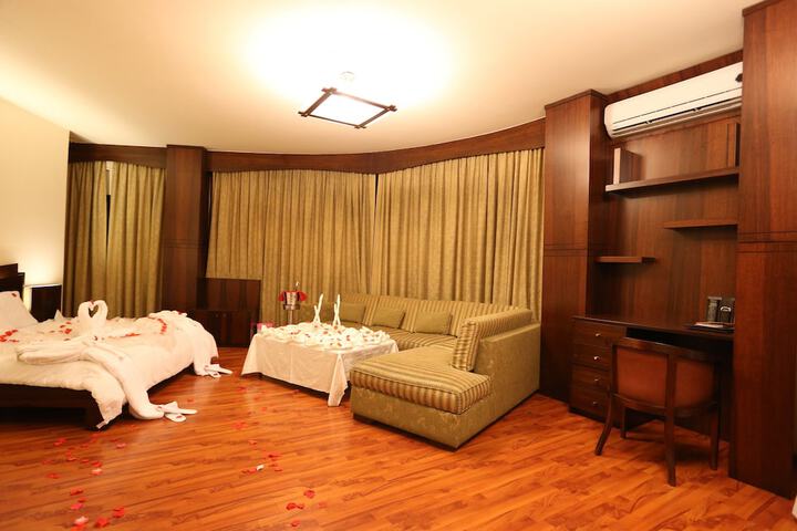 Room 7 of 60