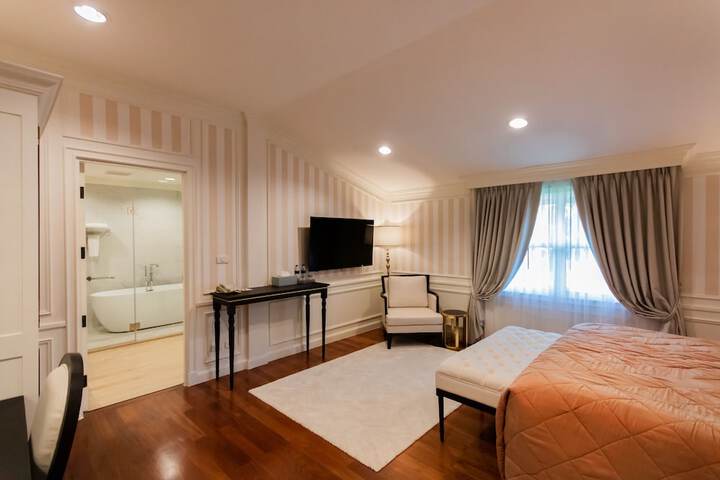 Room 38 of 228
