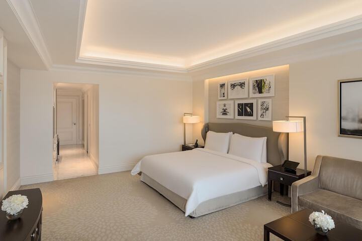 Room 78 of 198