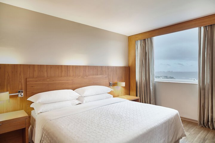 Room 10 of 52