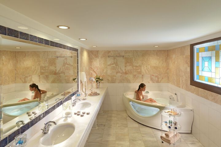 Bathroom Interior Photo