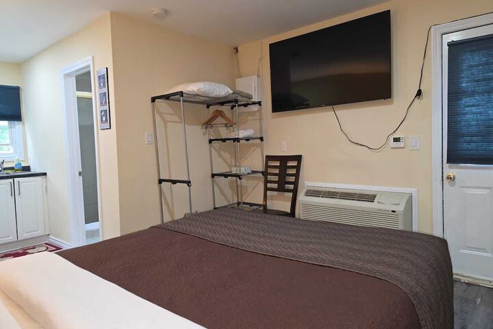 Room 6 of 32