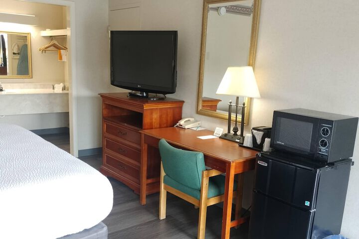 Room 51 of 190