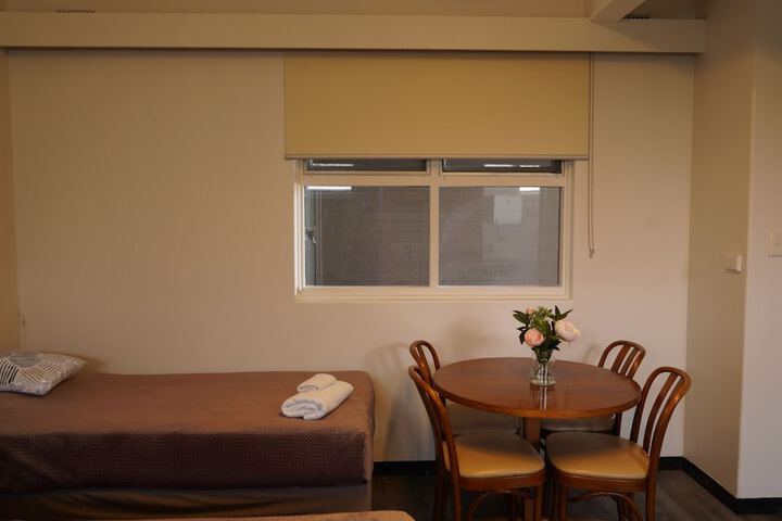 Room 21 of 34