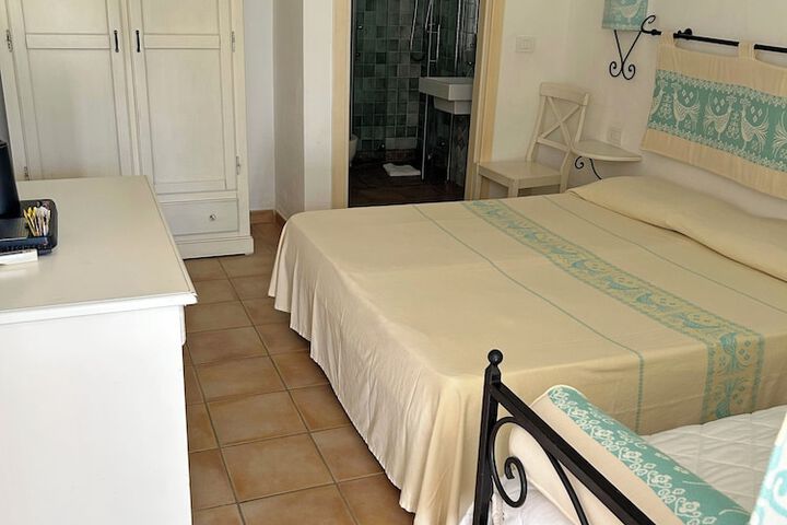 Room 4 of 35