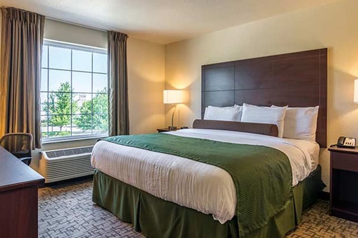 1 King Bed (1 of 8)