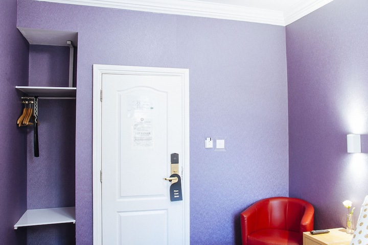 Room 16 of 90