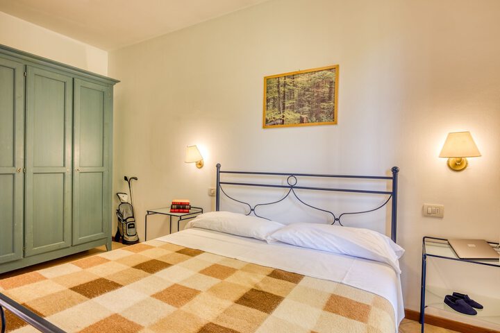 Room 13 of 95